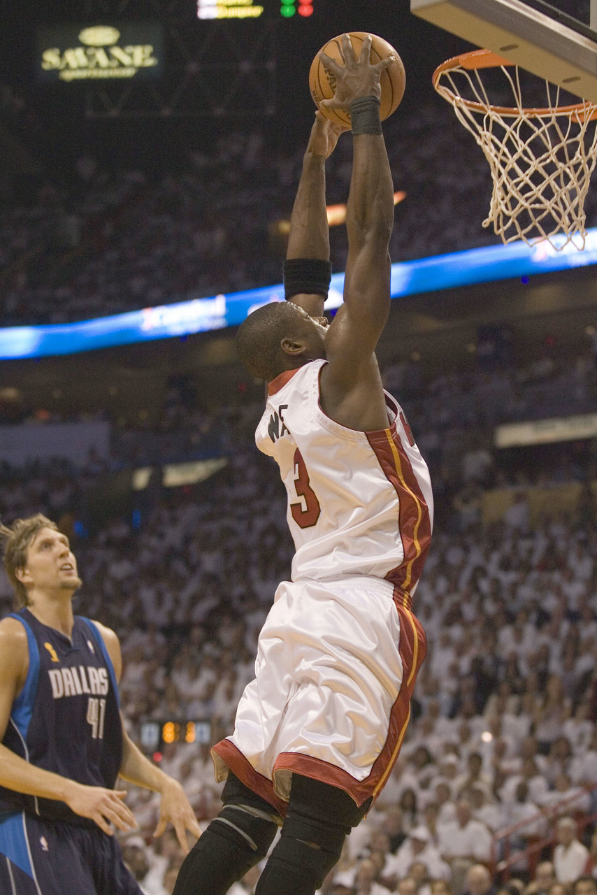 开云官网-贝弗利：抛开生涯只比较巅峰高度 06韦德各项数据都比不上18哈登